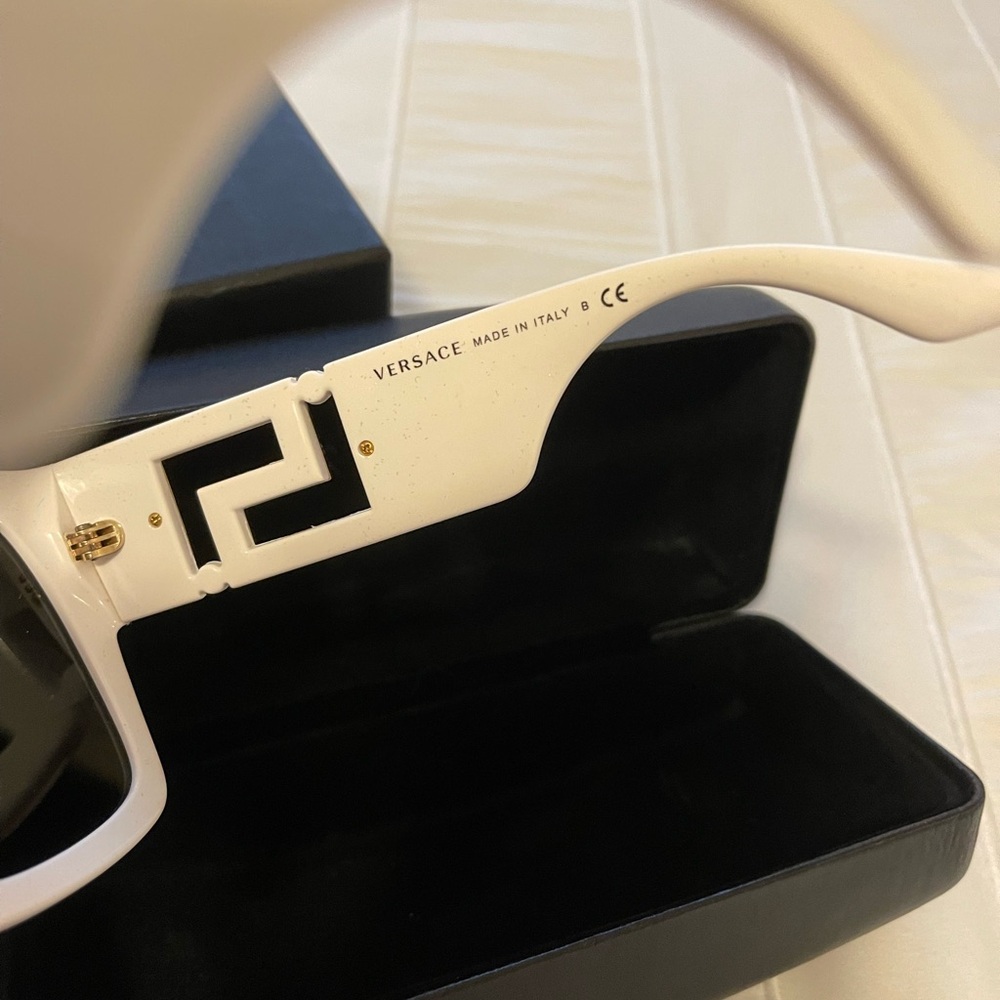 Authentic Versace VE4402 White Gold Oversized Sunglasses w/ Box & Case - Picture 4 of 5